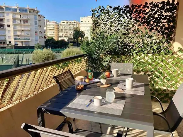 Residence Cannes 0*,